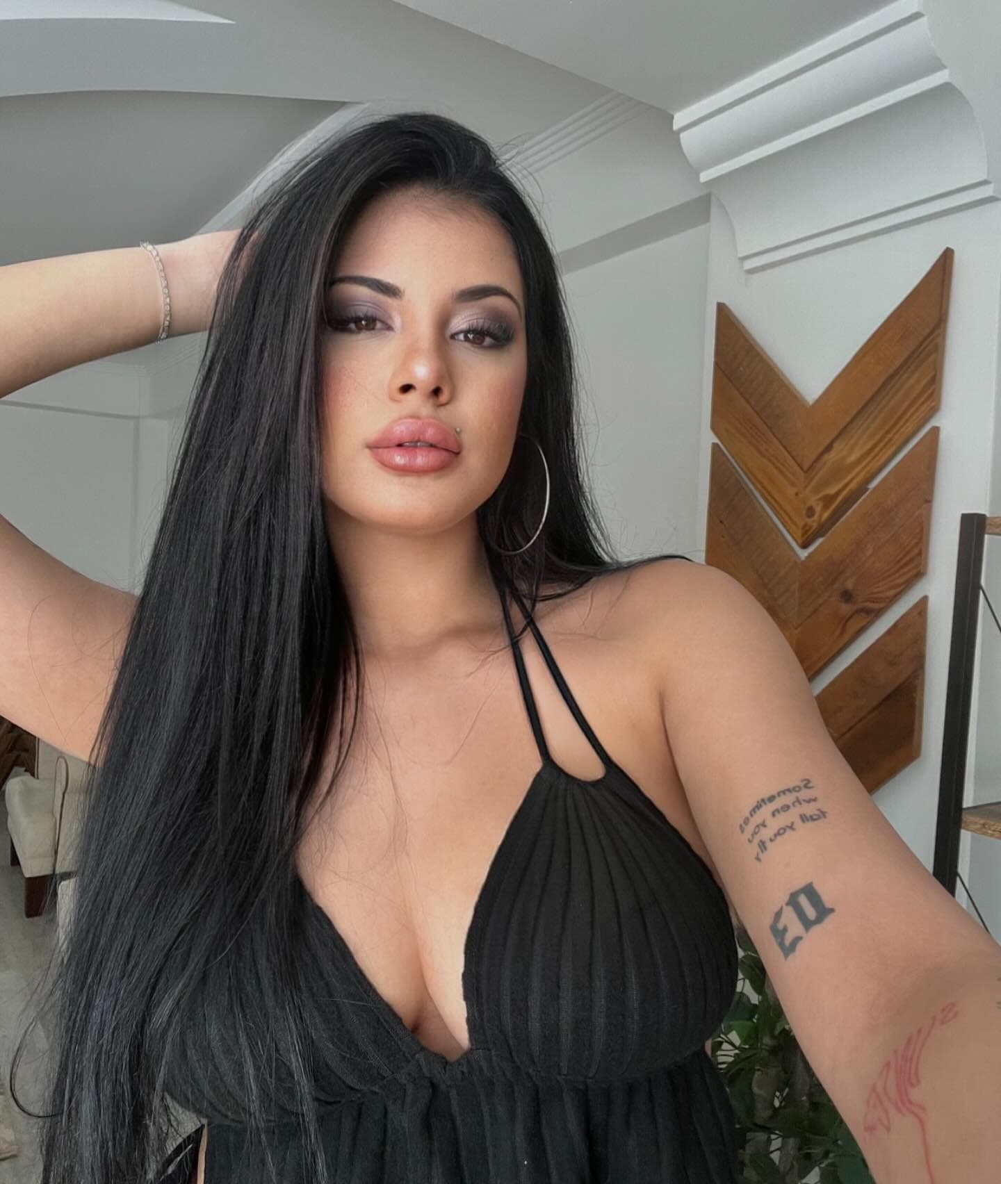 Duygu · 22 yaş · Ataşehir bireysel masöz · Turk masöz · profil fotoğrafı