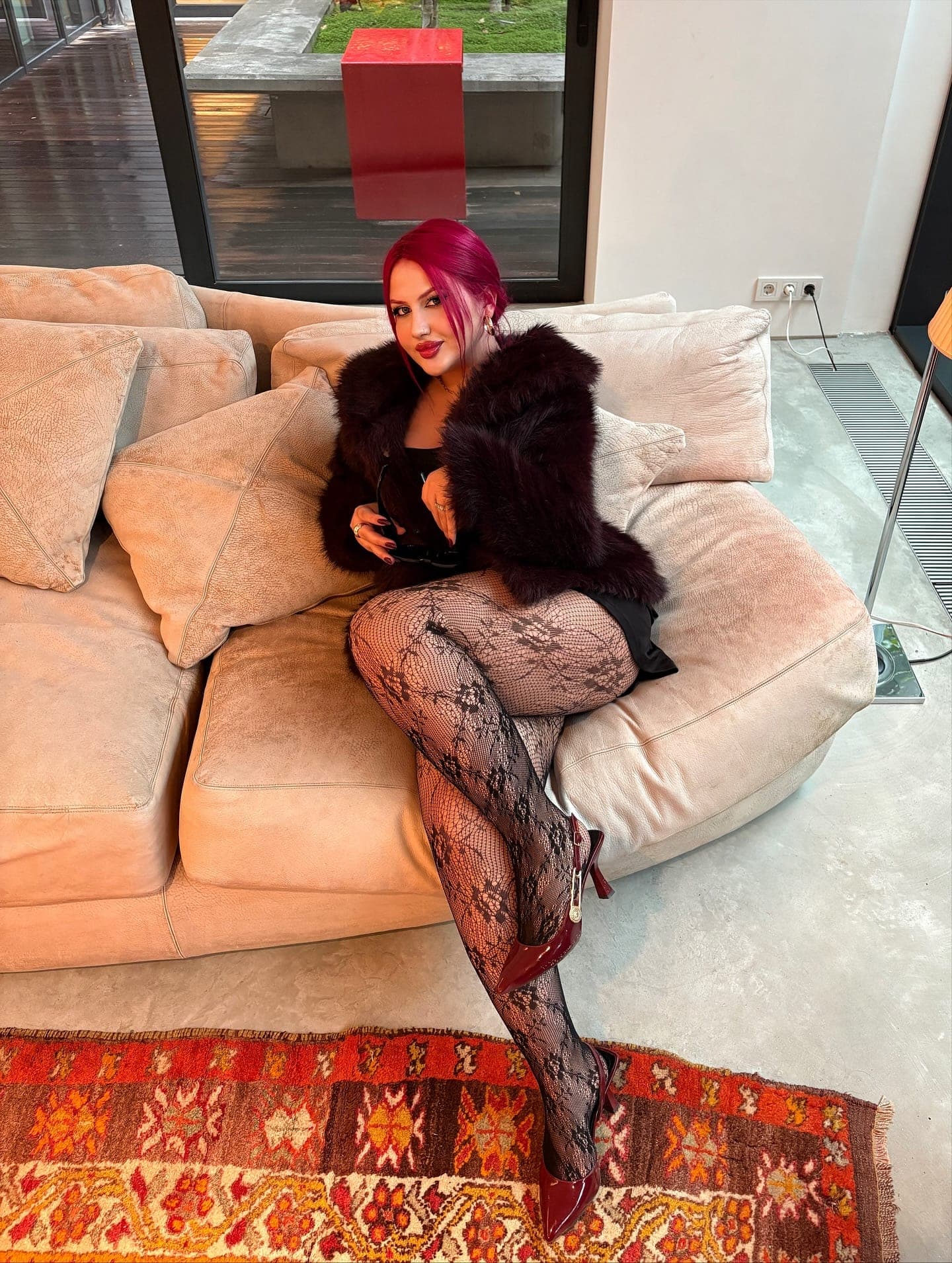 Ebru · 24 yaş · İstanbul Geneli bireysel masöz · Ozbek masöz · profil fotoğrafı